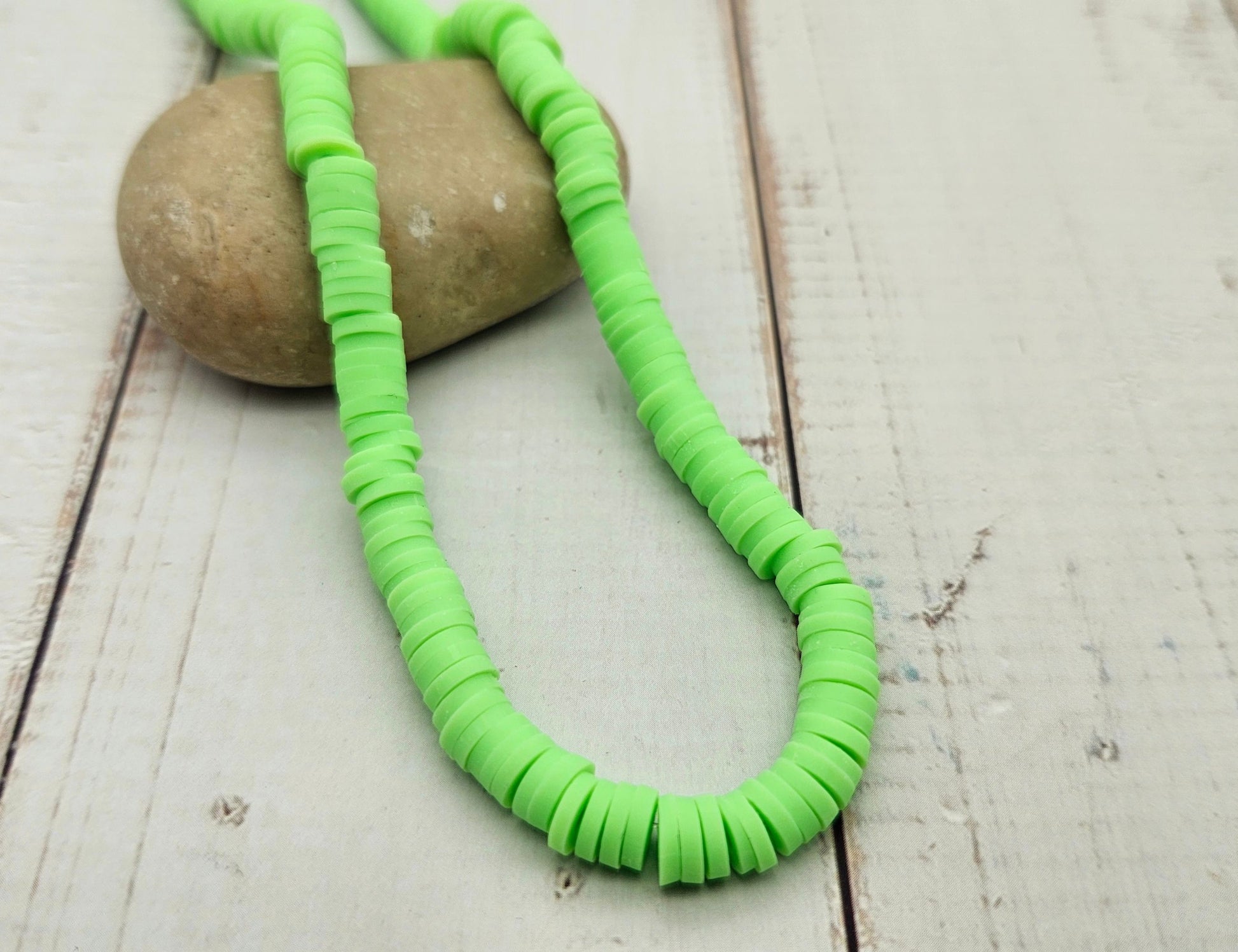 290 perles heishi citron vert 6mm