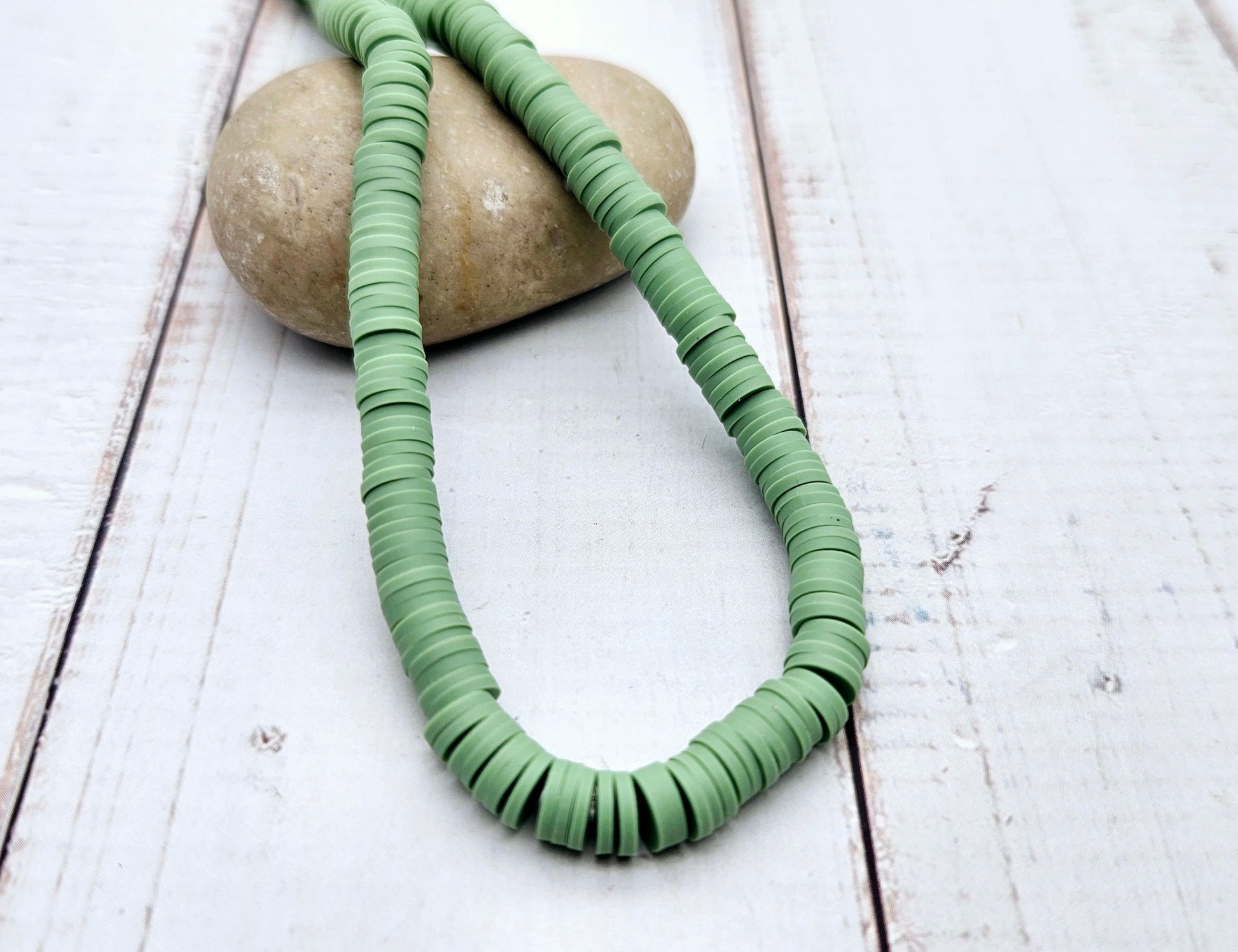 290 perles heishi vert kaki 6mm