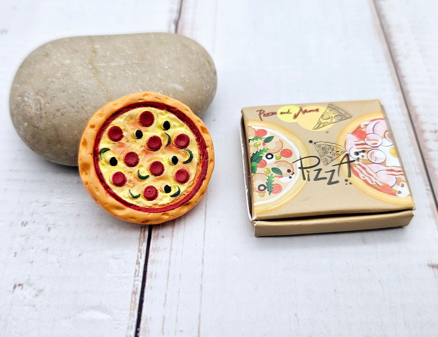 2 mini pizzas avec leur boîte