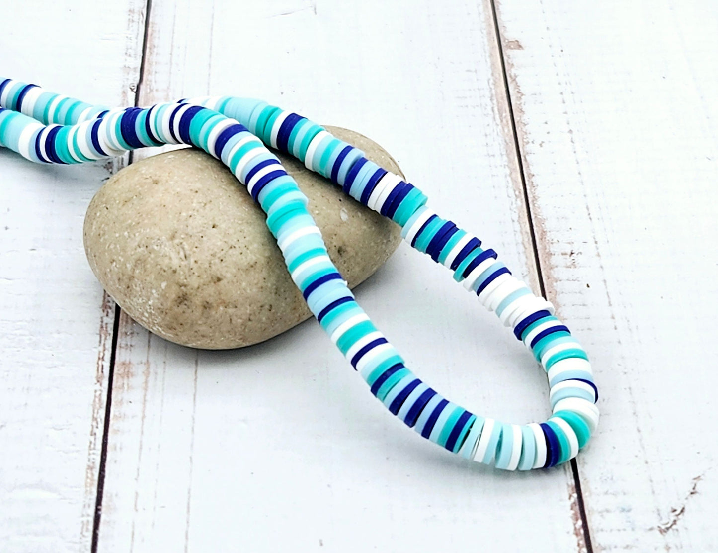 290 perles heishi tons bleu turquoise blanc 6mm