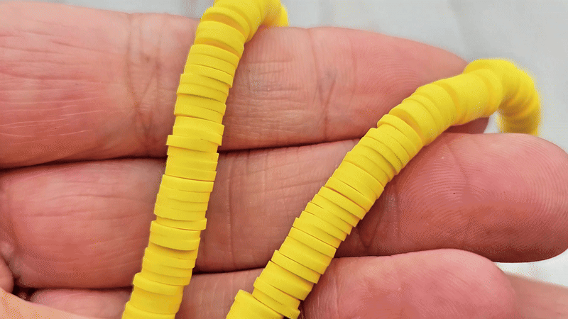 290 perles heishi jaune néon 6mm