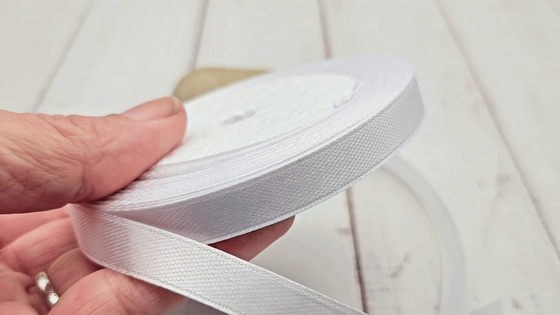 Ruban satin blanc 22 mètres – Largeur 10 mm