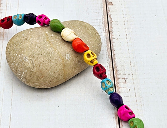 48 perles tête de mort multicolores 8x6mm