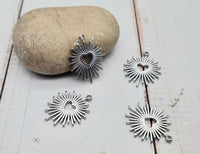 4 breloques soleil coeur acier inoxydable