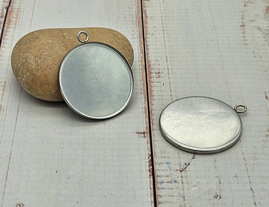 10 Pendentifs Plateau Cabochon 30 mm – Acier Inoxydable