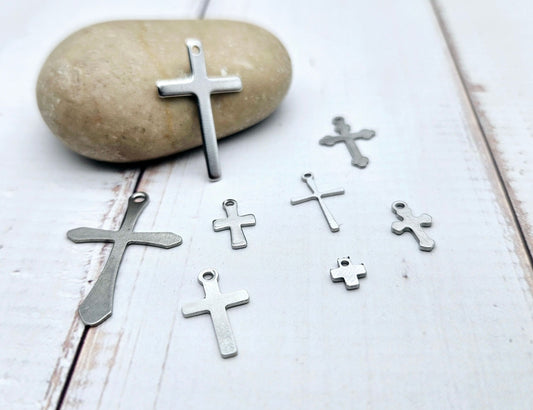8 breloques croix religion 8 modèles différents
