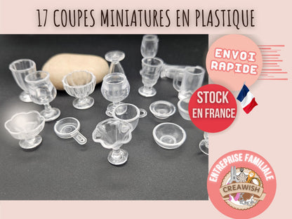17 coupes et verres miniatures en plastique