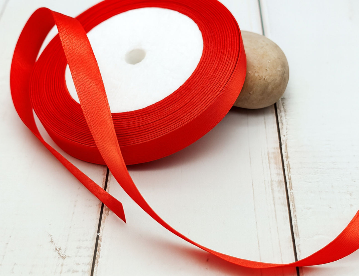 Ruban satin rouge 22 mètres – Largeur 10 mm