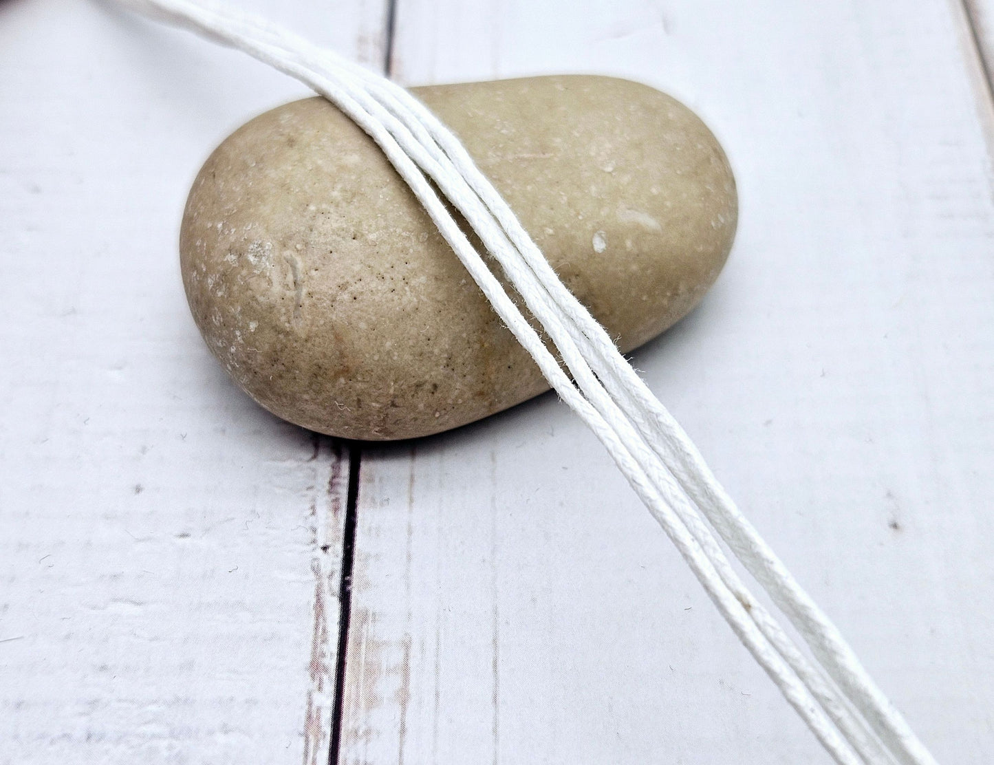 Cordon en coton ciré blanc 1mm - 10 mètres