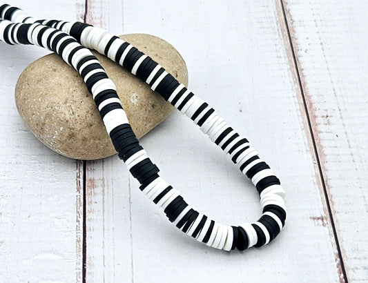 290 perles heishi noires et blanches 6mm