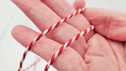 Bobine de ficelle style Baker’s Twine rouge et blanc – 100 mètres