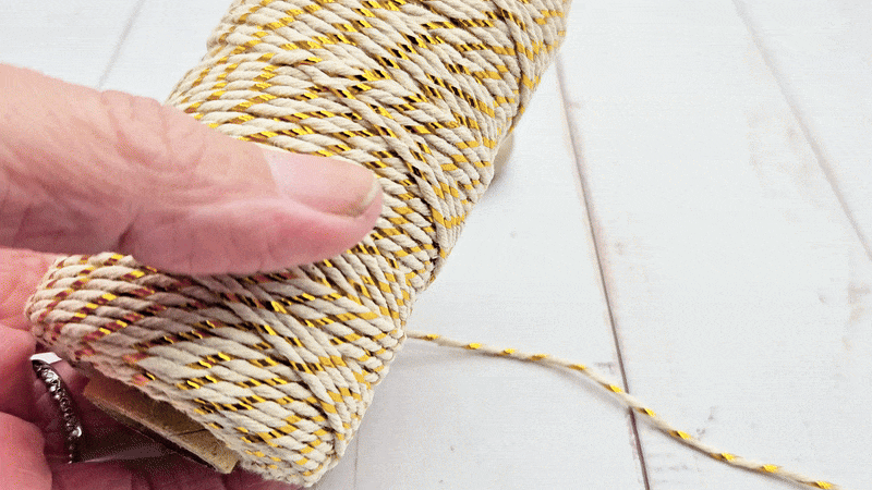 Bobine de ficelle style Baker’s Twine blanc crème et doré – 100 mètres