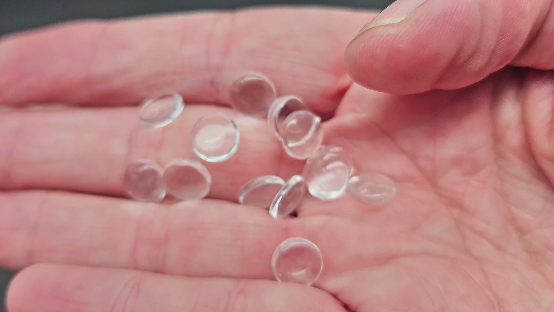 20 cabochons en verre 8mm