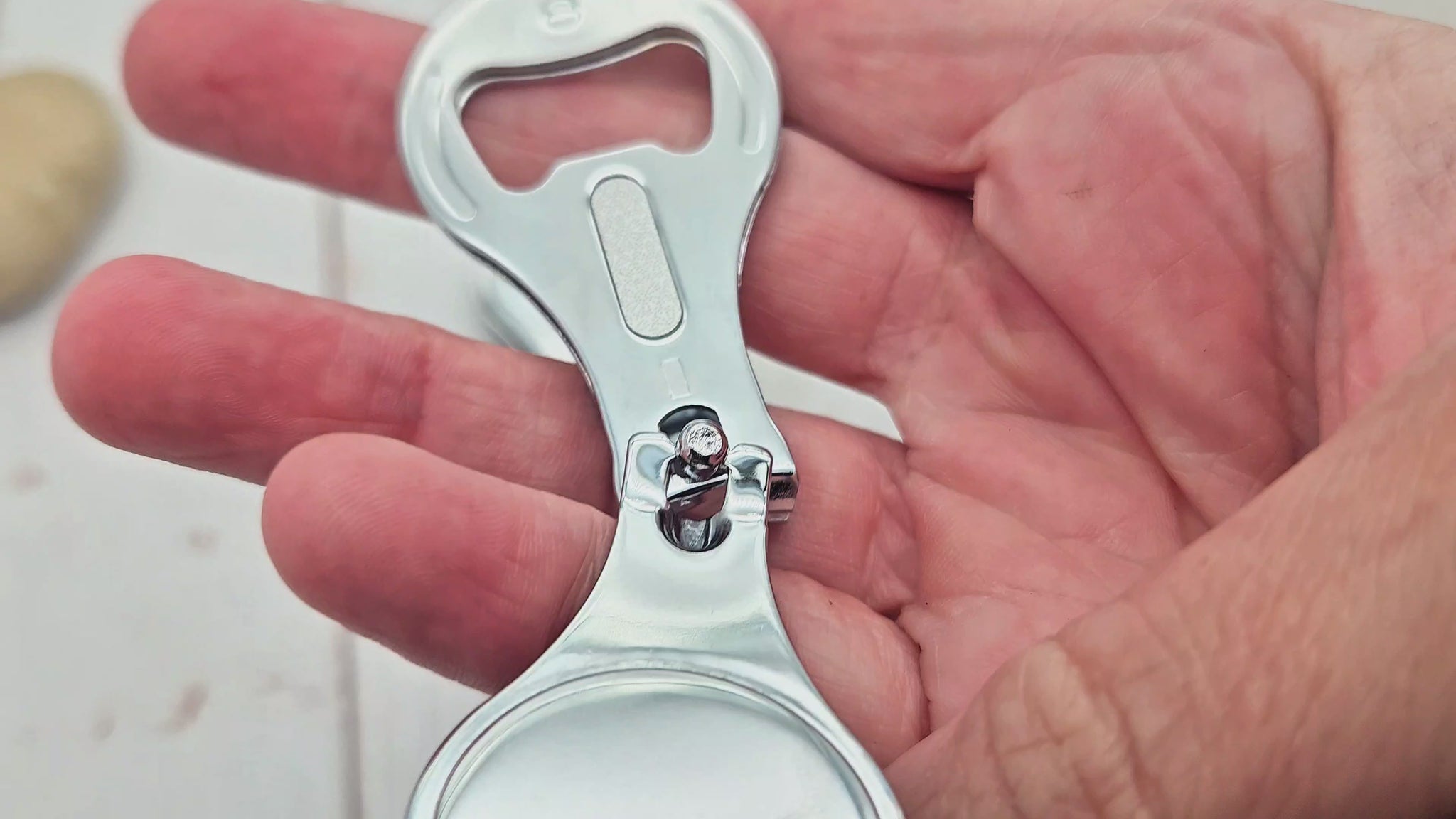 5 porte-clés décapsuleurs coupe-ongles cabochon 25mm