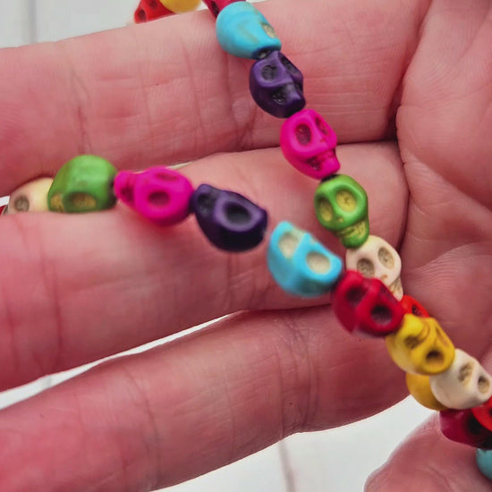 48 perles tête de mort multicolores 8x6mm