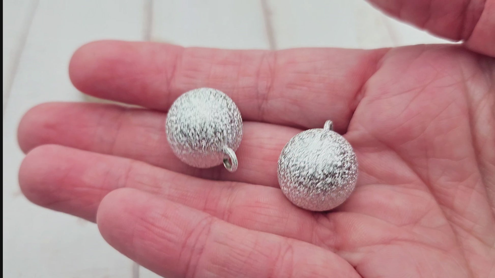 2 pendentifs bola texturé bille sonore argent