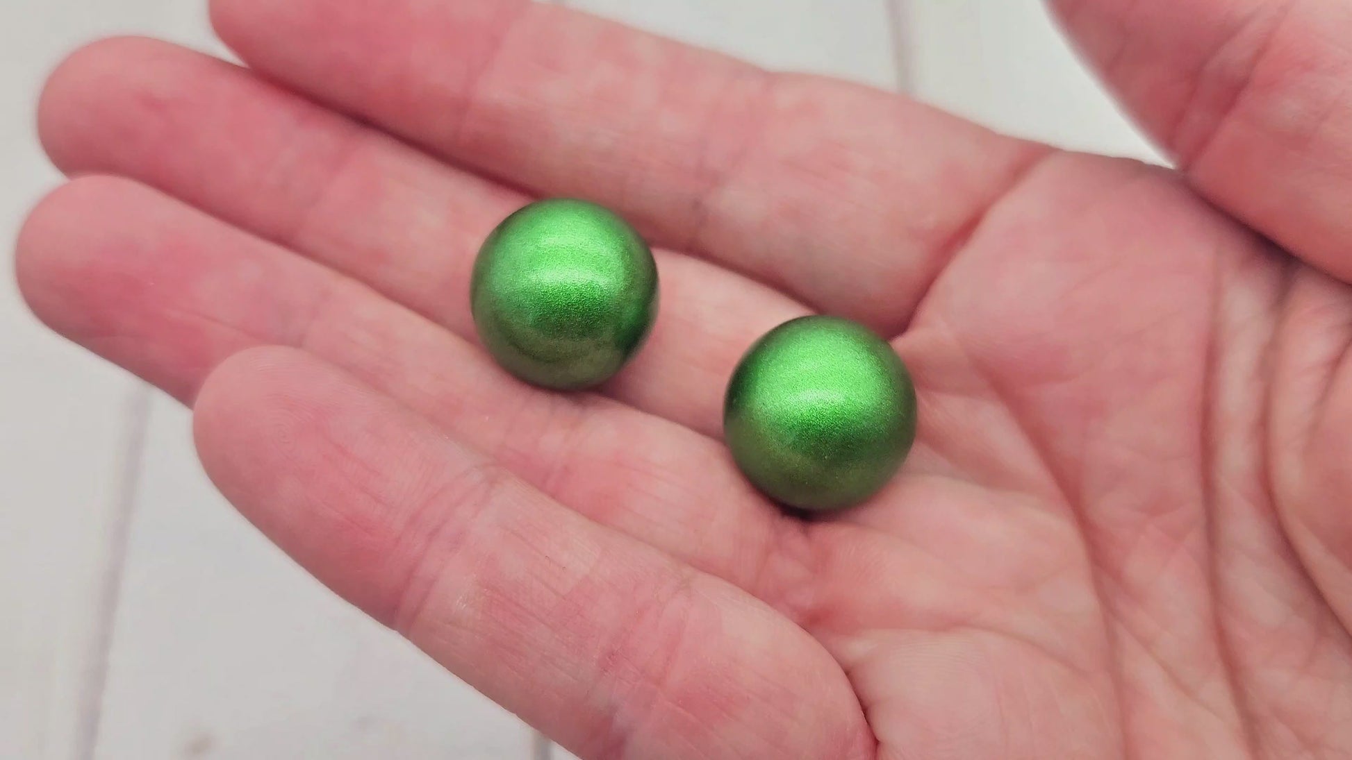 2 perles sonores 16mm couleur vert métallisé création bolas de grossesse