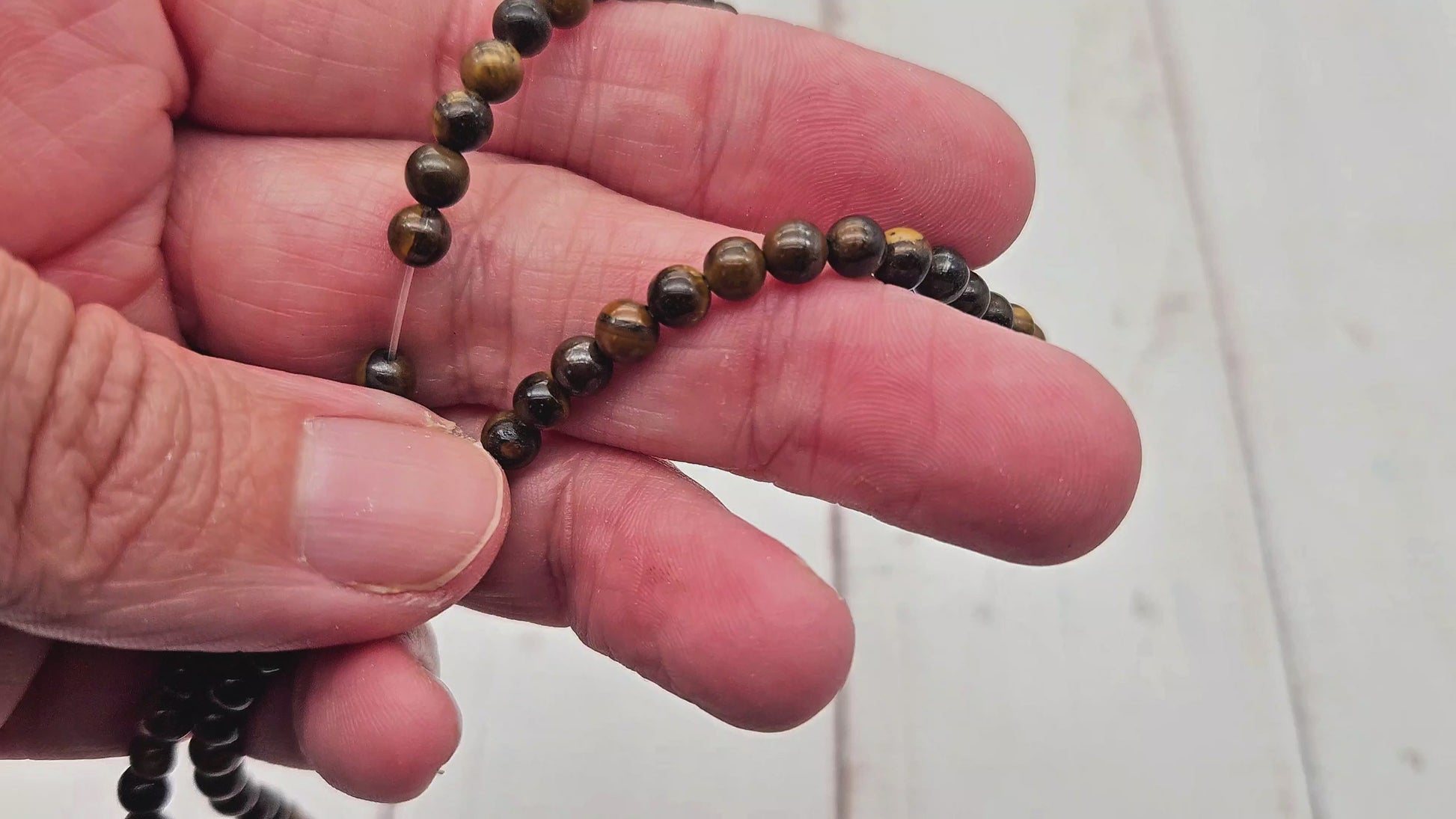 85 perles oeil de tigre 4mm