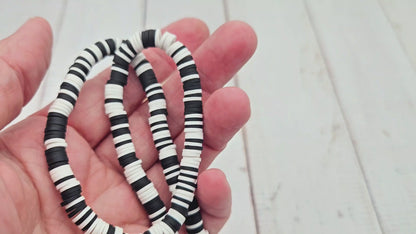 290 perles heishi noires et blanches 6mm