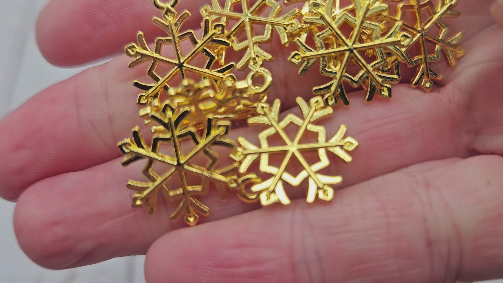 10 breloques flocon de neige couleur or